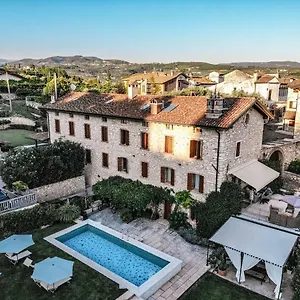 https://la-caminella.hotelinveneto.com